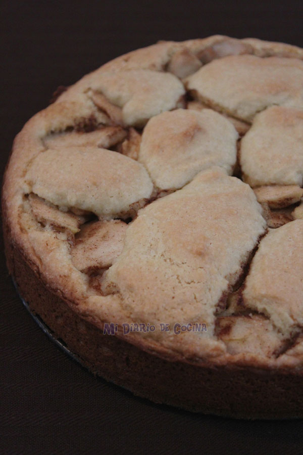 Apple kuchen (German cake)