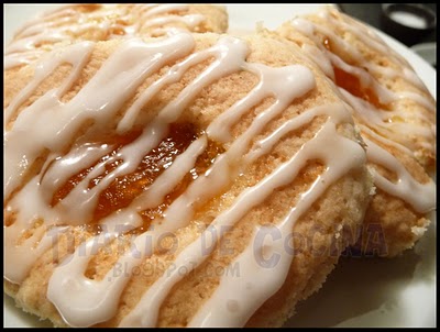 Scones with rosemary and apricot