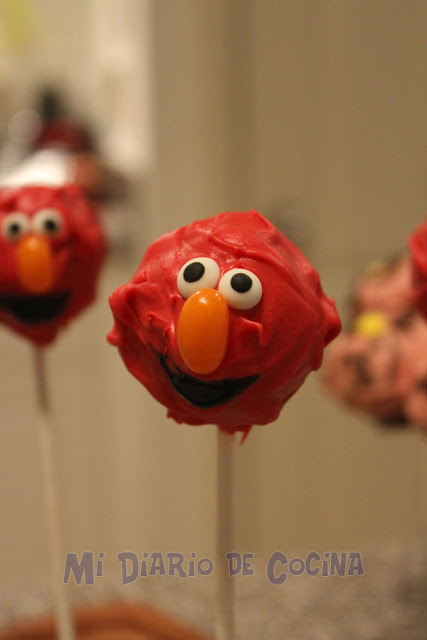 Elmo cake pops