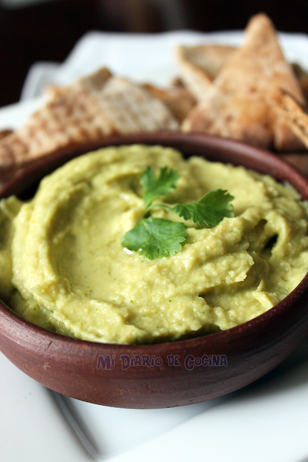 Hummus with avocado