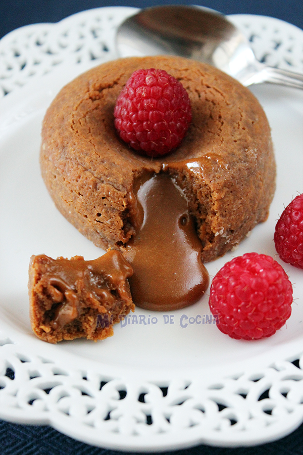 Dulce de leche molten cake