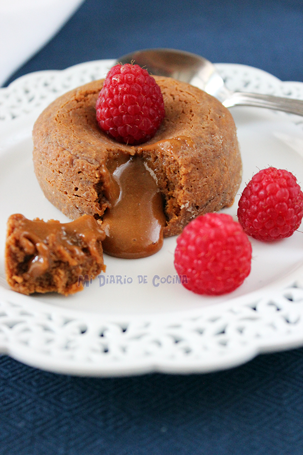 Dulce de leche molten cake