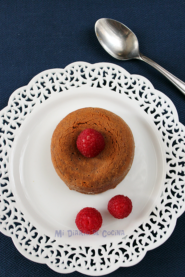 Dulce de leche molten cake