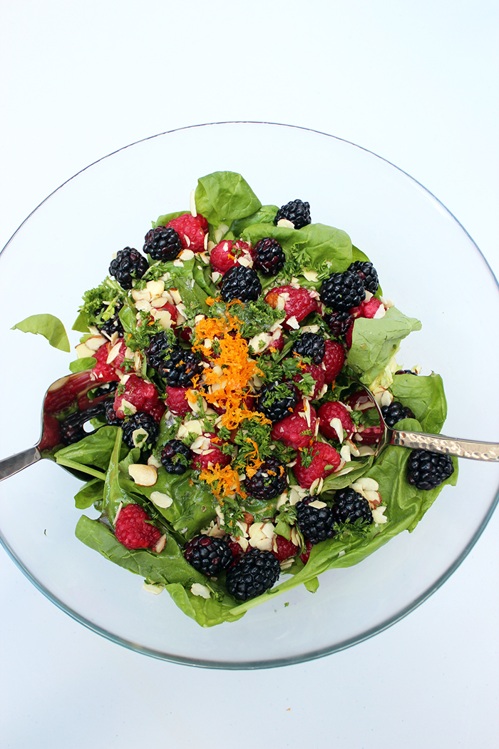 Green-salad-with-berries