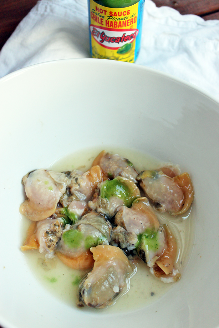 Parmesan-clams-with-yucateco-sauce02