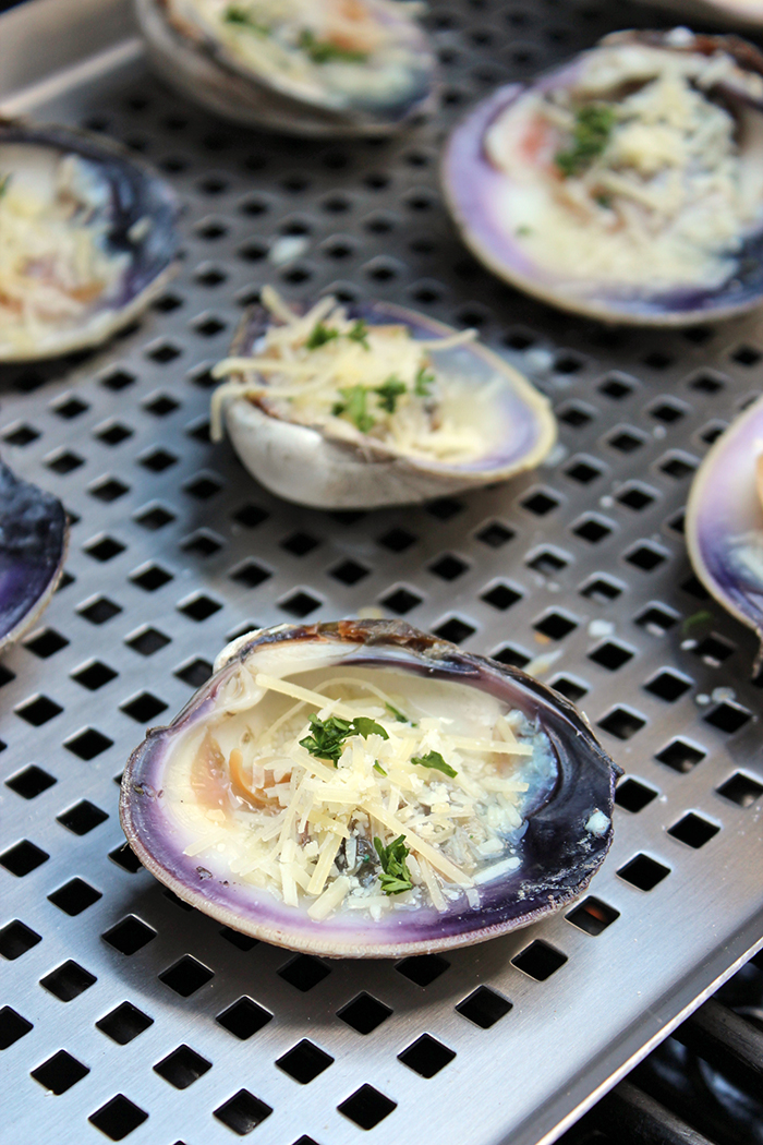Parmesan-clams-with-yucateco-sauce03