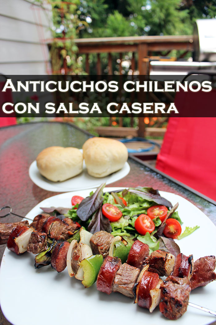 Anticuchos-chilenos-con-salsa-casera