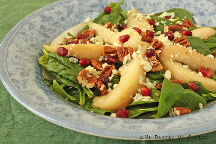 Spinach, pear, and pecans salad