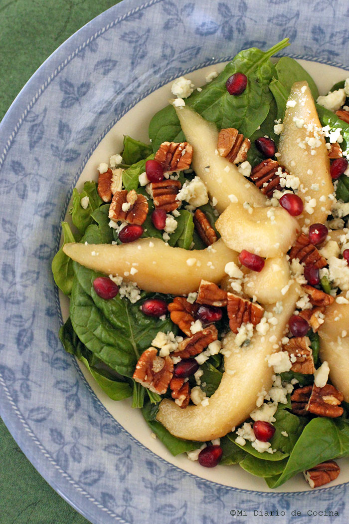 Spinach, pear, and pecans salad