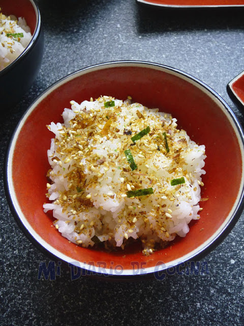 Carne, tofu y vegetales con salsa de soya