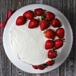 Torta merengue y frutilla