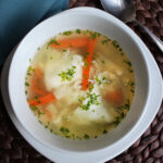 Consome de pollo
