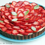 Tarta de chocolate y frutillas