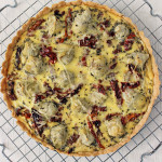 Quiche of artichokes and sun-dried tomatoes