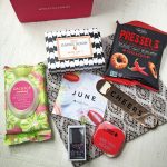 Caja #MustHaveBox de POPSUGAR