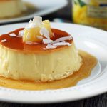 Flan de piña y coco