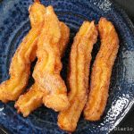 Churros with dulce de leche and lucuma dip