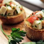 Crostinis con queso blanco