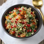 Ensalada de quinoa, espinacas y granada