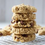 Galletas de avena, banana y chips de chocolate