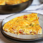 Frittata de tomate y queso